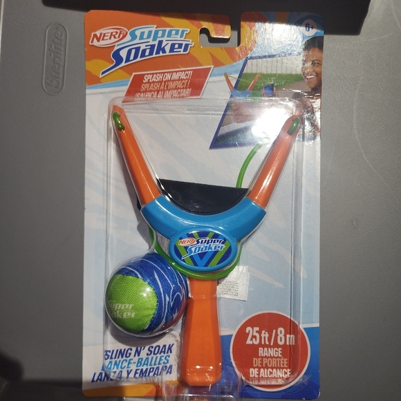 Perfect SuperSoaker Quadblast and Nerf SuperSoaker Sling and Soak Bundle - Picture 3 of 5